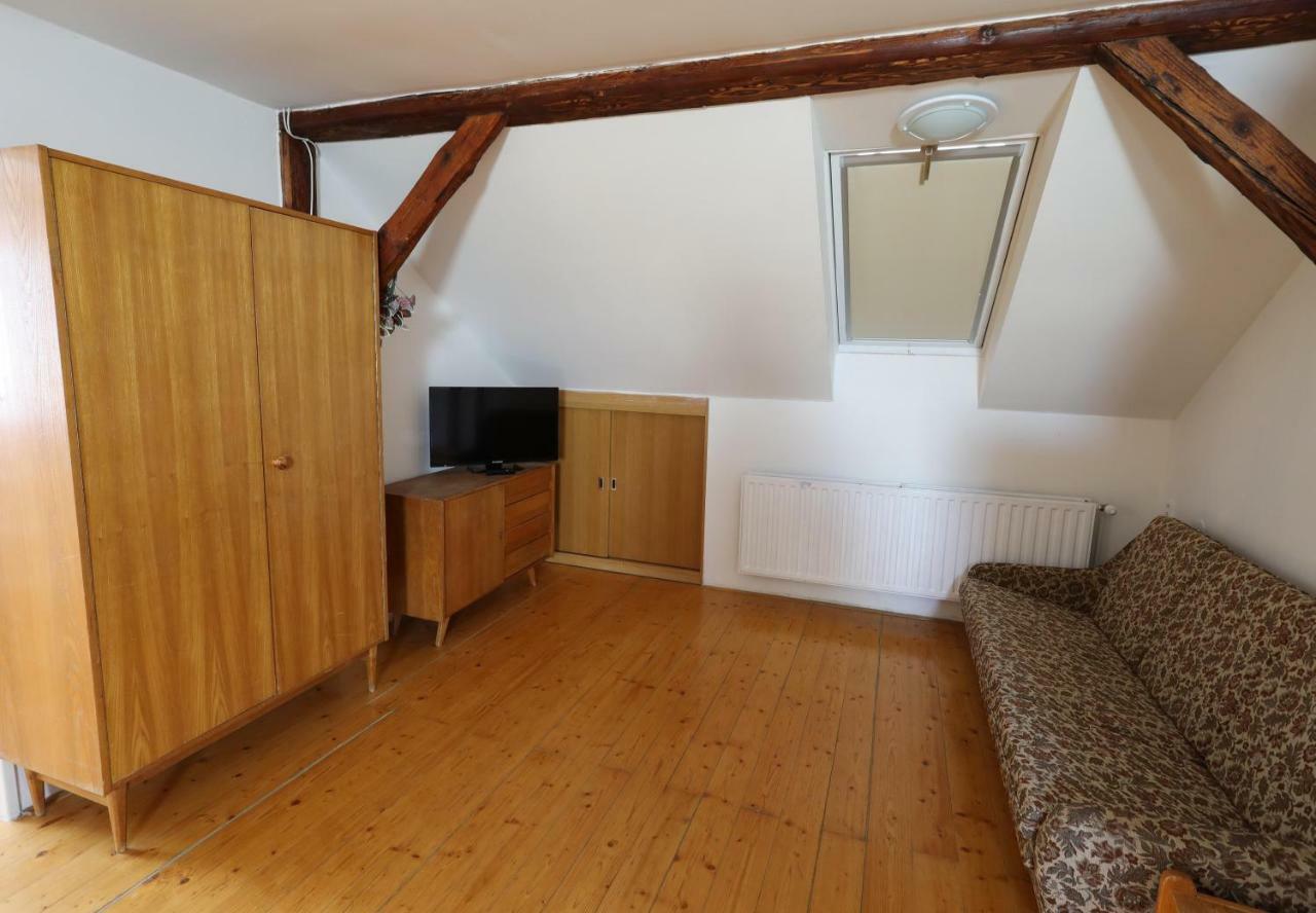 Apartmán Skalka Mnichovo Hradiste Exterior foto